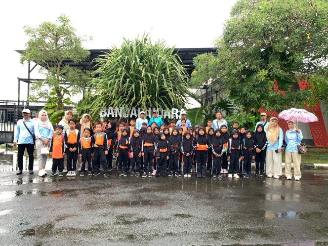 
 Belajar Sambil Berpetualang, SDN Pordapor I Guluk-Guluk Gelar Outing Class Transportasi