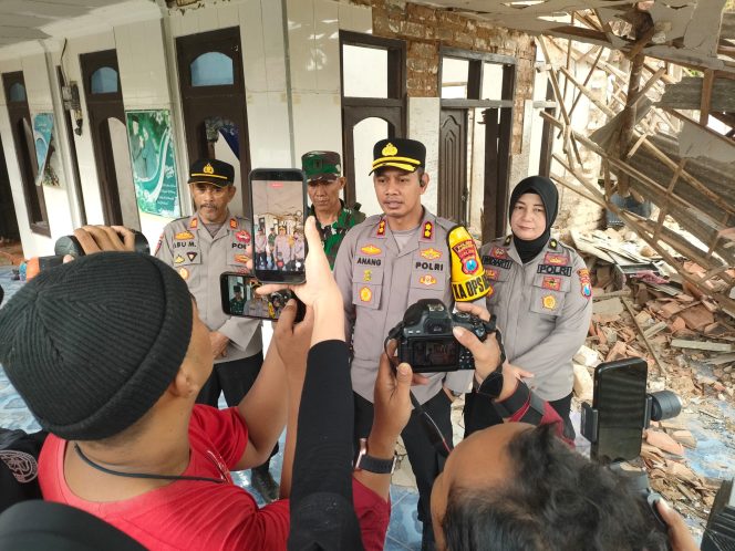 
 Diduga Ledakan Mercon, Rumah Warga di Batuputih Rusak dan Dua Orang Terluka