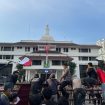 Aliansi mahasiswa EK LMND dan PC SEMMI Kota Medan menggelar aksi penyampaian aspirasi di depan Kantor Wali Kota Medan, @timeskota.com