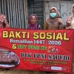Semangat berbagi di bulan suci Ramadhan. Perawat DPK PPNI Sapudi menyalurkan bantuan sosial kepada warga kurang mampu dalam rangka bakti sosial Ramadhan 1447H dan HUT PPNI ke-52. ©timeskota.com