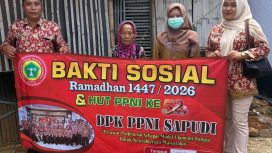 Semangat berbagi di bulan suci Ramadhan. Perawat DPK PPNI Sapudi menyalurkan bantuan sosial kepada warga kurang mampu dalam rangka bakti sosial Ramadhan 1447H dan HUT PPNI ke-52. ©timeskota.com