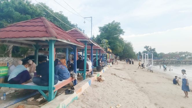 
 Hari Raya Ketiga, Pantai Matahari Dipadati Pengunjung hingga dari Luar Kota