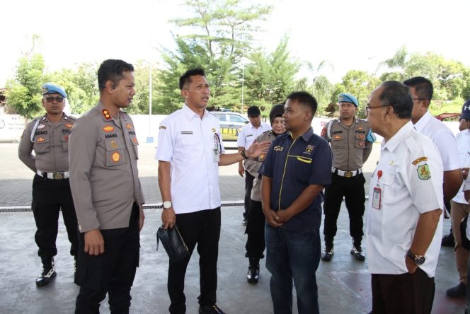 
 Polres Sumenep Pastikan Ketersediaan BBM Aman, Masyarakat Diminta Tak Terpengaruh Isu Hoaks
