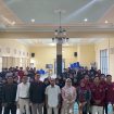Himpunan Mahasiswa Program Studi Hukum (HMPH) Universitas Wiraraja saat sesi foto bersama usai kegiatan Sekolah Advokasi.