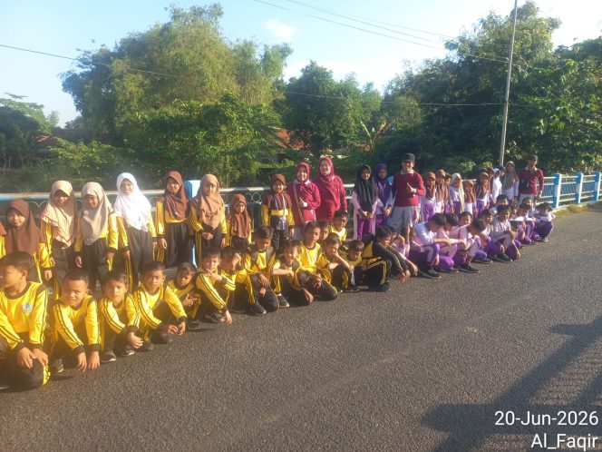 
 Tanamkan Semangat Berprestasi, UPTD SDN Paseyan 1 Sampang Gelar JJS dan Pembagian Hadiah