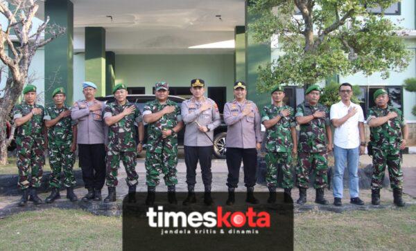 Kapolresta Sumenep Kombes Pol. Ariek Indra Sentanu melaksanakan kunjungan perdana ke Kodim 0827/Sumenep sebagai bentuk penguatan sinergitas dan soliditas TNI–Polri dalam menjaga keamanan dan ketertiban di Kabupaten Sumenep.