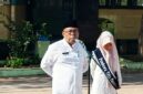 Kepala SMPN 4 Sumenep, Junaidi, S.Pd., M.Pd., saat upacara peringatan Hari Santri Nasional 2026.